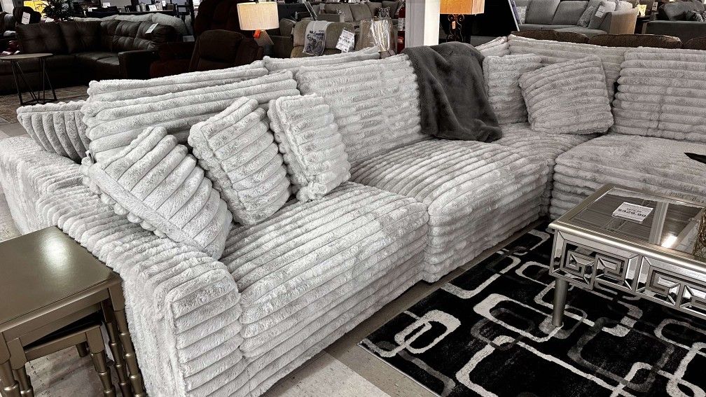 AP🎉 High Comfort, Light Grey and Black Color Options Sectional Couch// Financing - Delivery