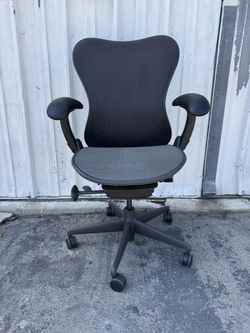 HERMAN MILLER MIRRA FULLY LOADED CHAIR DELIVERY AVAILABLE FOR A FEE