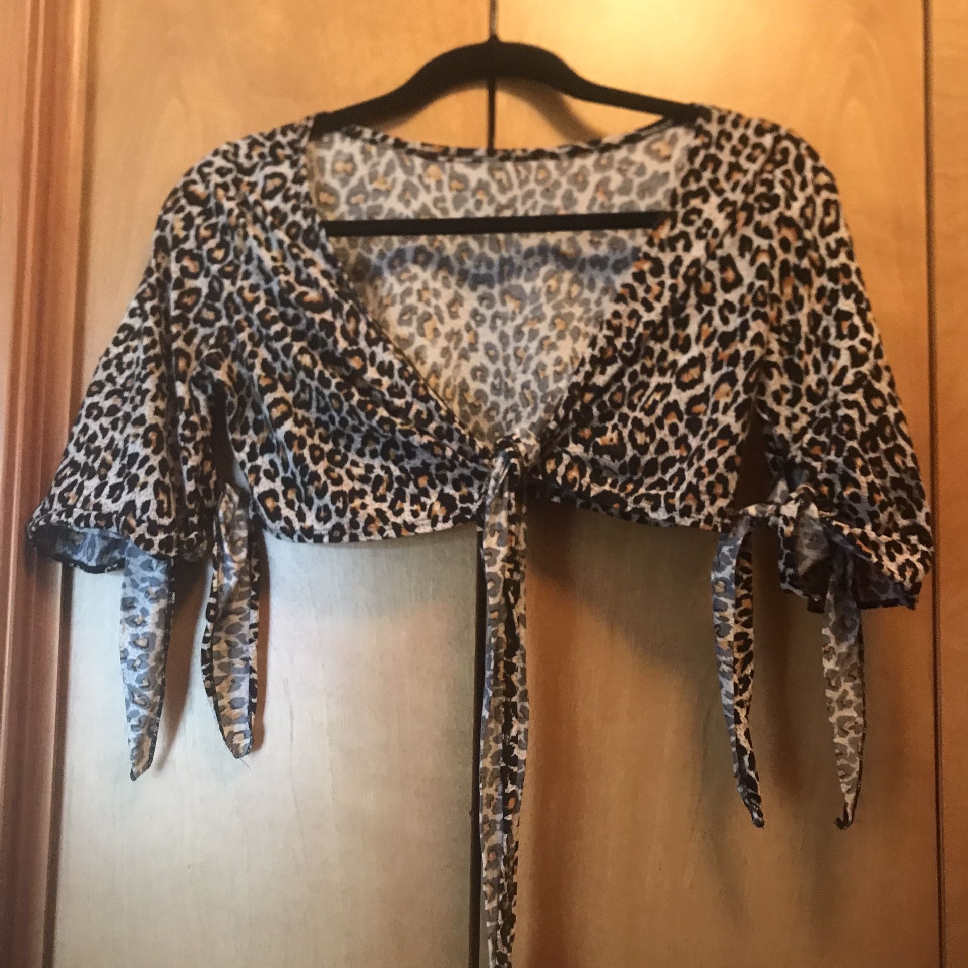Crop Tie Top With Sleeves