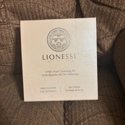 Lionesse White Pearl Cleansing Kit