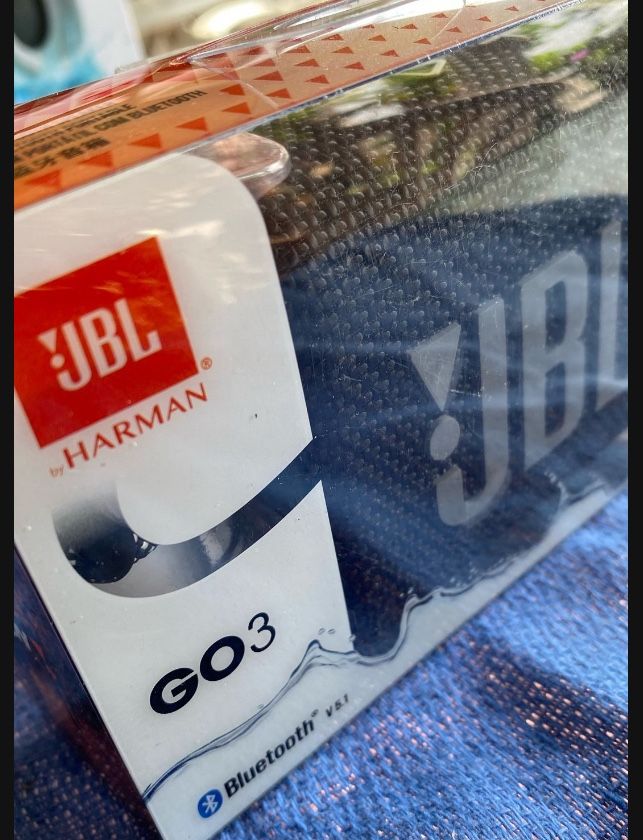 JBL Go3