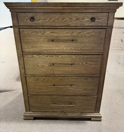 5 Drawer Chest Very Nice New