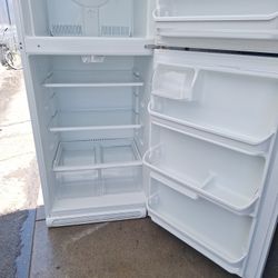 APARTMENT REFRIGERATOR (DELIVERED)