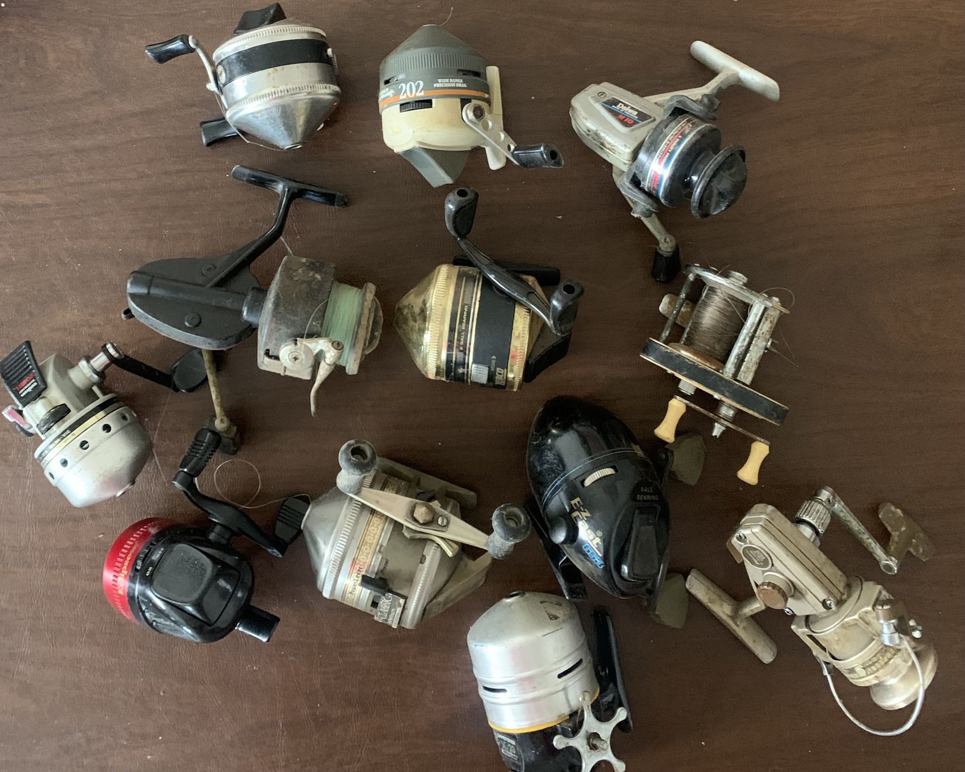 Fishing reels