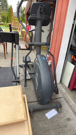 NordicTrack Elite 1300 Elliptical Machine