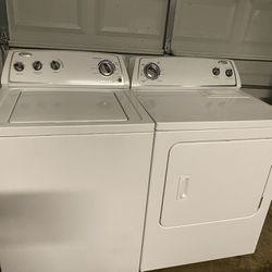 Electric Whirlpool Washer And Dryer Set 