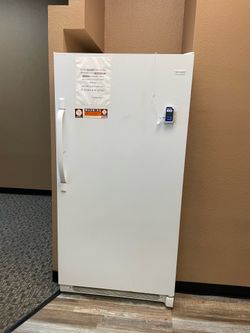 Refrigerator (no freezer) 17 cubic feet, white color. 63x3028 inches in good functioning condition, no damage