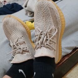Yeezy Size 9