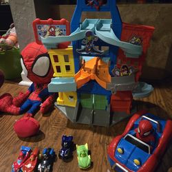 Spiderman race track plush and car