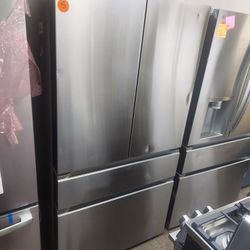 LG 30cu.ft 4-Door French-Door Refrigerator