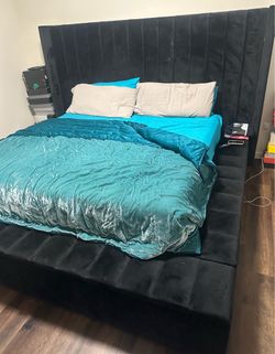Luxury King Size Smart Platform Bed – Bluetooth Speakers & USB Charging