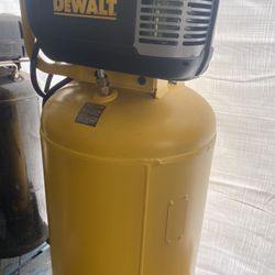 Compressor Dewalt 27 Gallons 