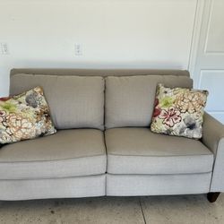  La-Z-Boy Power Reclining Sofa and a matching reclining  Chair and a Half – Excellent Condition