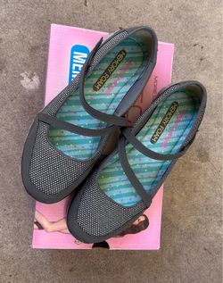 Skechers shoes size 7.5