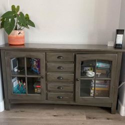 Media Console 