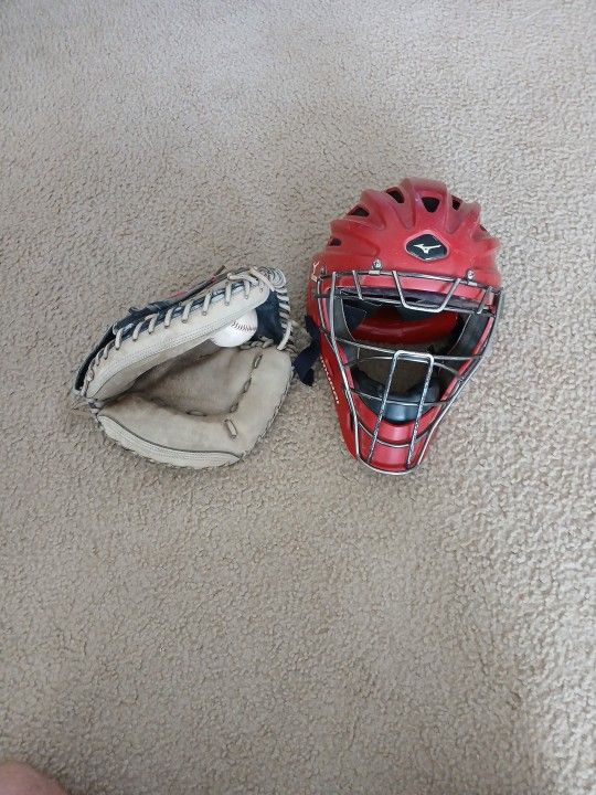 Baseball Catchers Glove And Mask Mitt Helmet