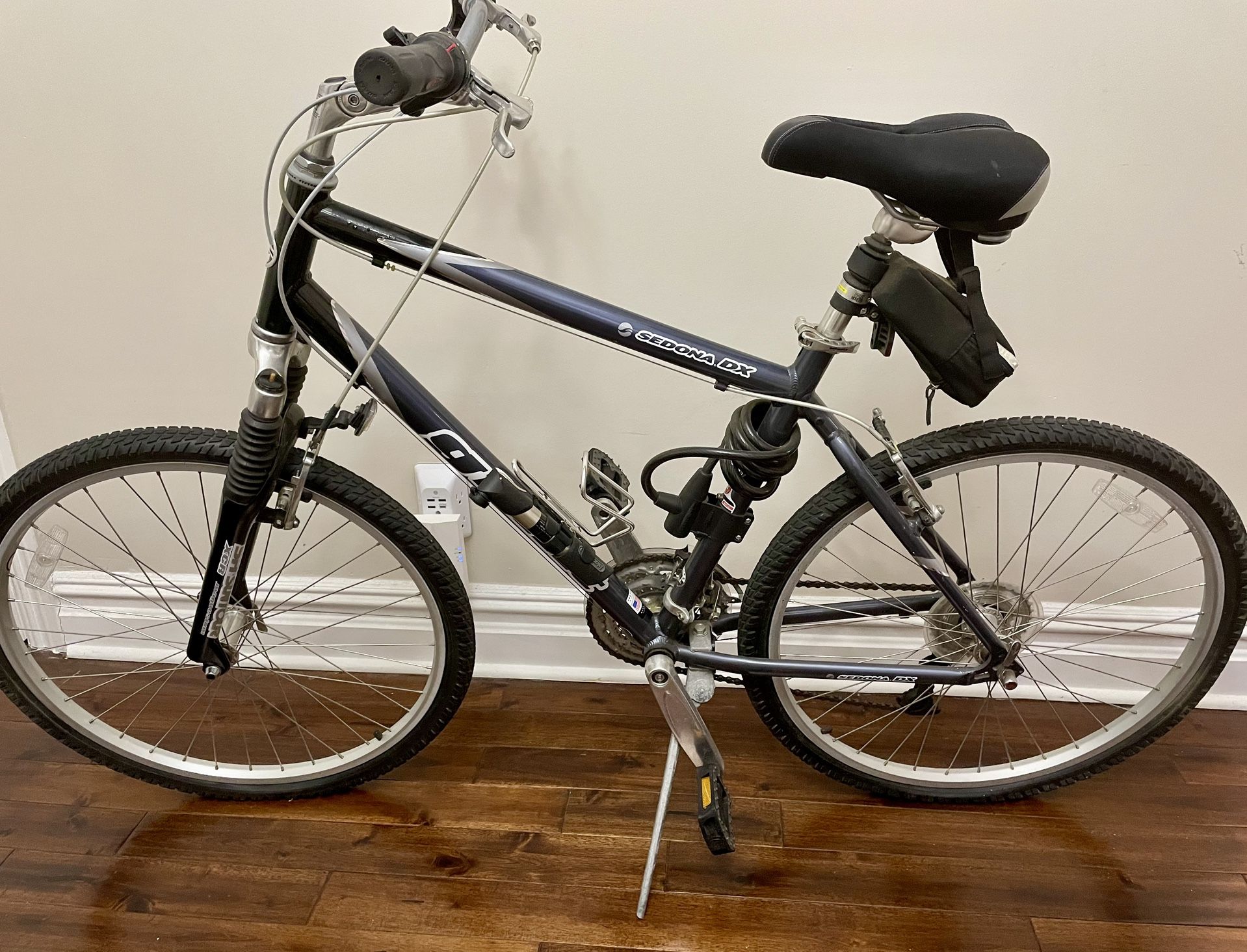 Sedona DX Bike – Great Condition – Needs Tire Air – Priced to Sell!