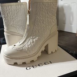 Gucci Mid-Heel Ankle Boots. 