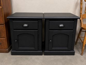 Title: Pair of  Solid Wood Nightstands – Matte Black
