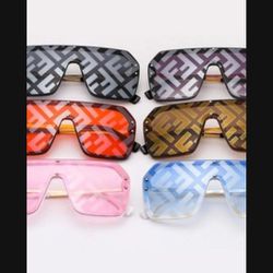 Unisex Fendi Sunglasses With Case 