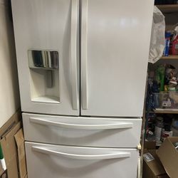 White Whirlpool 25.8 cu ft French Door Refrigerator 