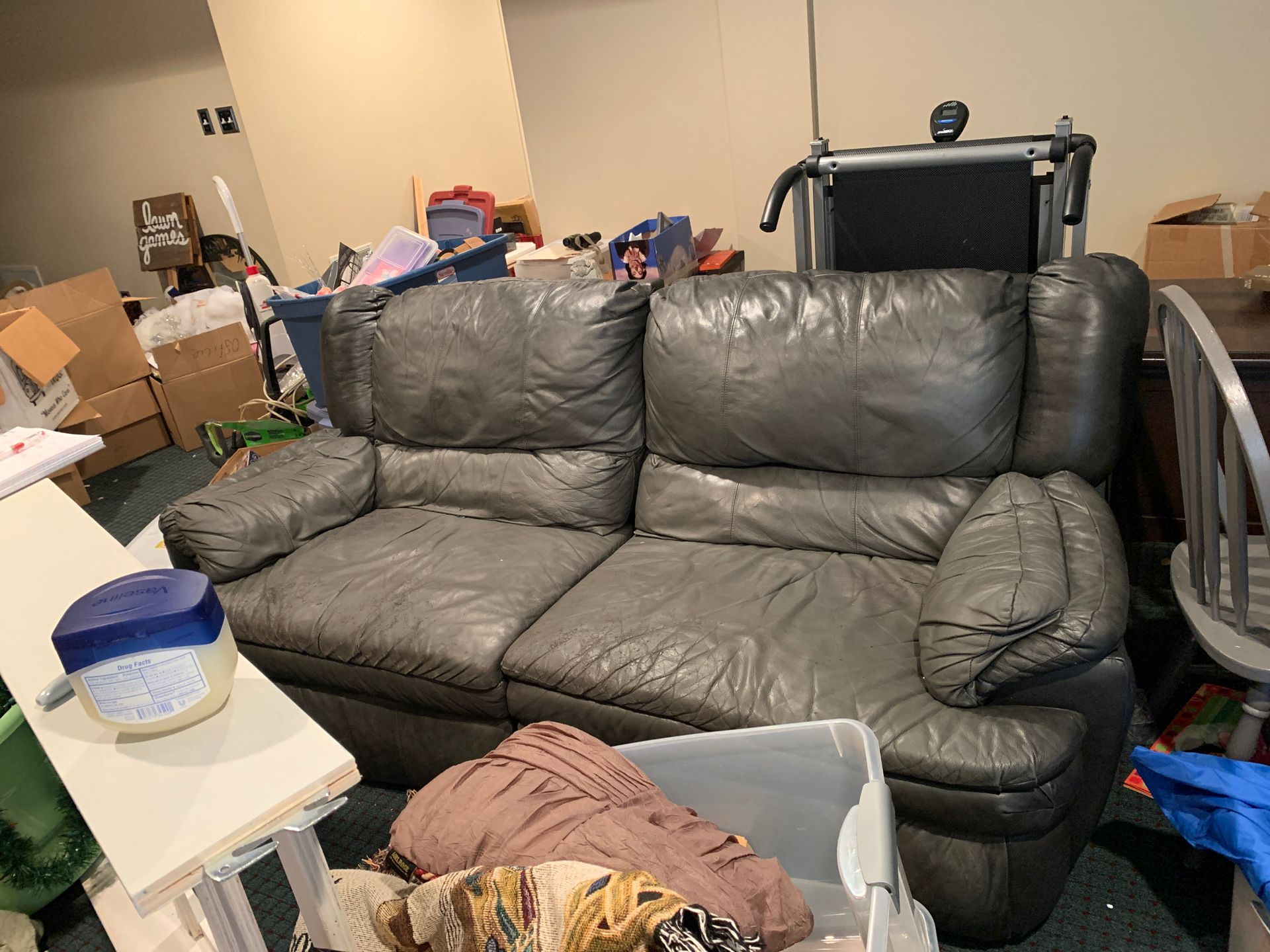 Reclining sofa and oversized chair
