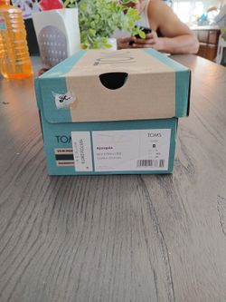Brand New Toms 