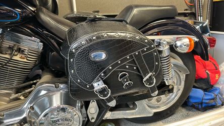 Saddle bags for motorcycle