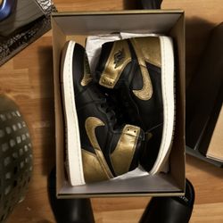 Jordan 1 Black And Gold