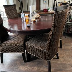 Comedor Con  4 Sillas 