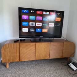 Samsung 44” Smart Tv