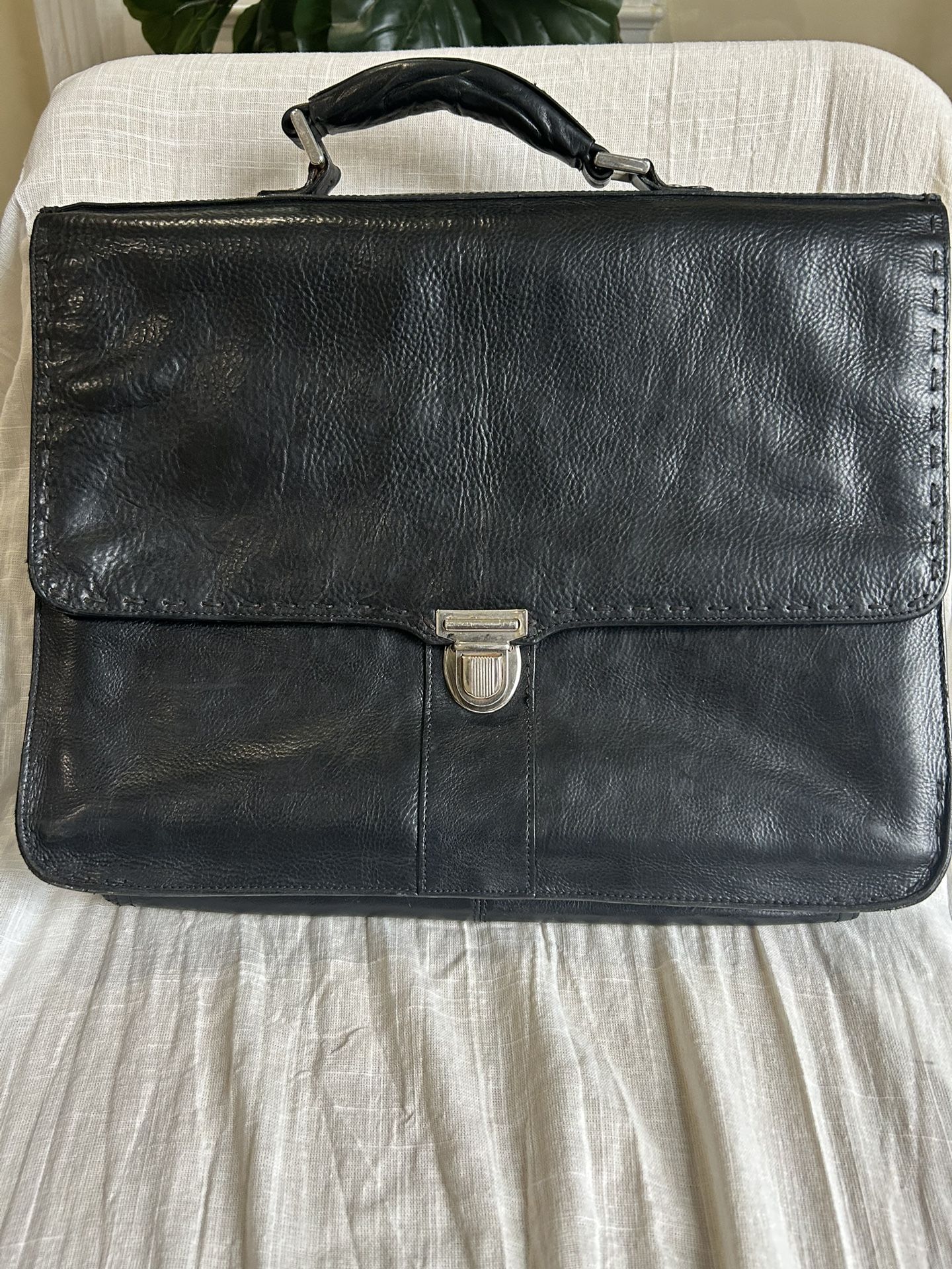 *RARE FIND* VINTAGE Wilsons Leather Pelle Studio Briefcase/Travel Bag 