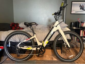 Aventon Pace 500 Electric Bike – Only 170 Miles – Excellent Condition