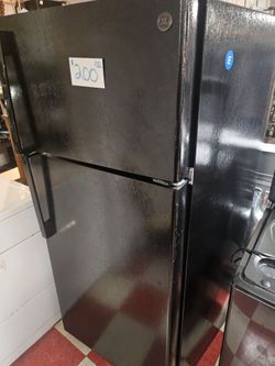 Refrigerator black
