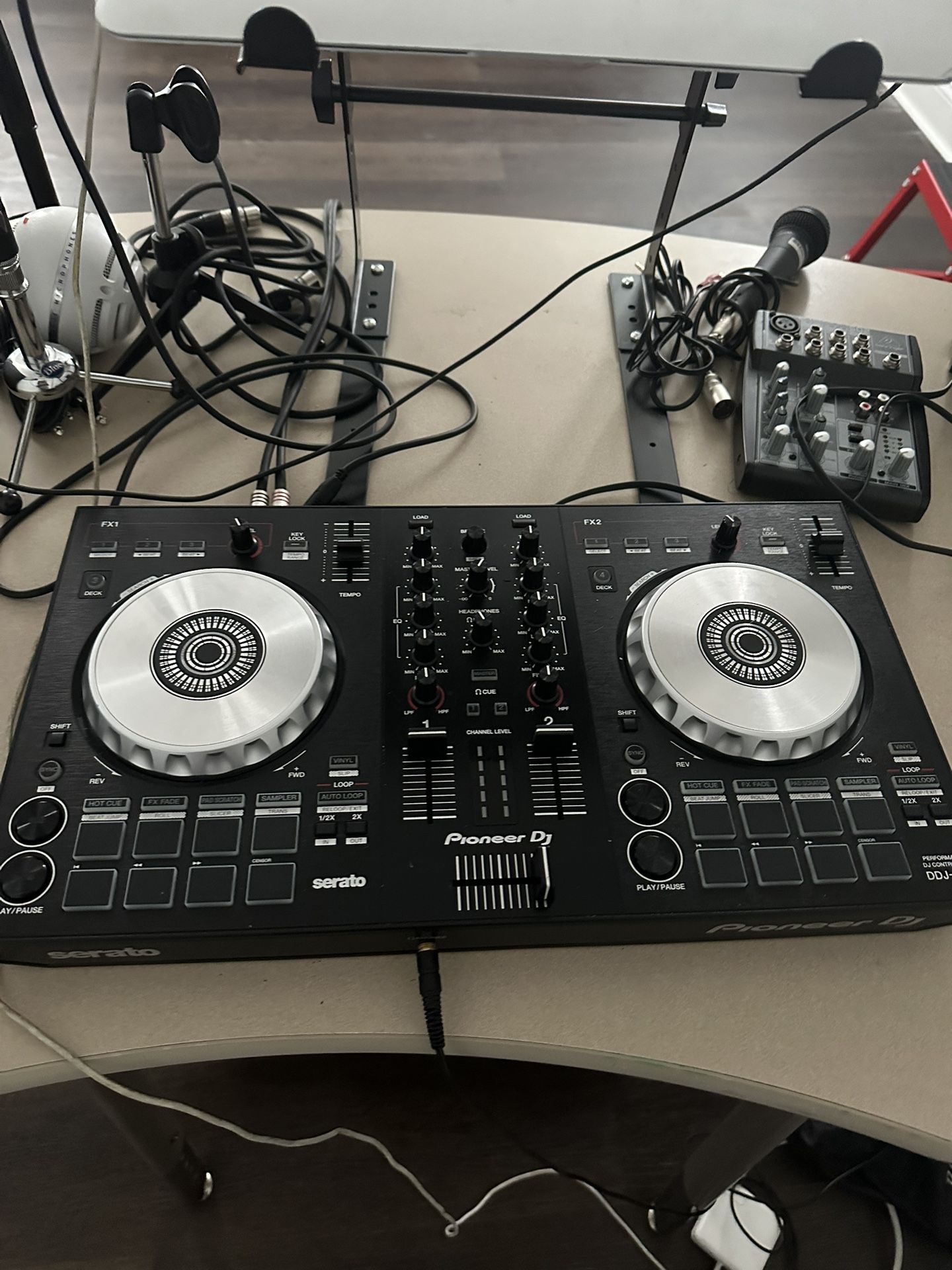 Pioneer DDJ Rev 5