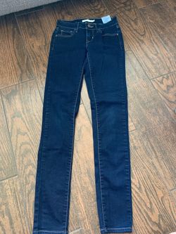 LEVI’S jeans size 24