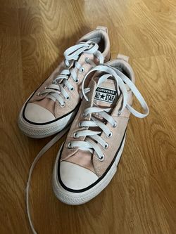 Converse Chuck Taylor All Star low top sneakers Size 7.5