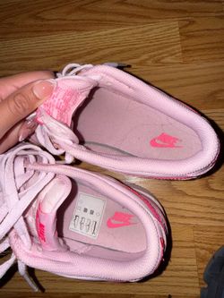 Nike dunks triple pink
