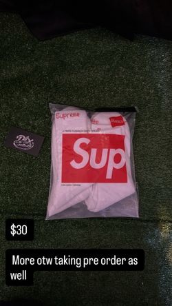 Supreme x Hanes Cushion Crew Socks 4-Pack