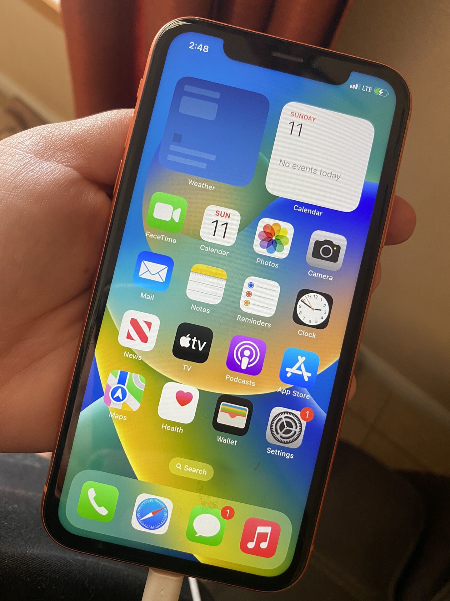 iPhone XR 100 Dollars Firm 