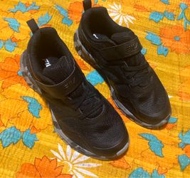 Boy’s Black Sneakers with Camo Sole
