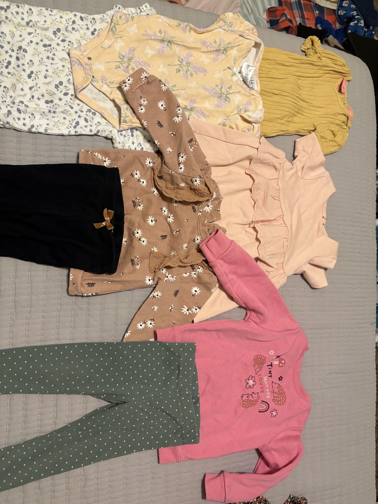 Boy (5-7 yo) and girl (6-18 m) clothes