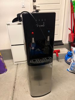 Primo bottom-loading water dispenser