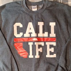 Cali LIFE  Long sleeve sweatshirt size medium men's women's bear red Gray