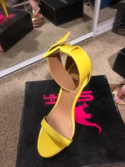 Yellow shiekh heels