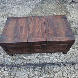 pottery barn coffe  table