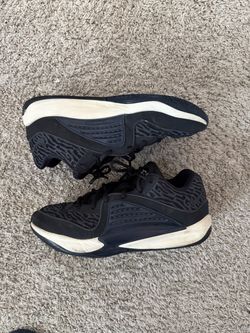 KD basketball shoes size 10