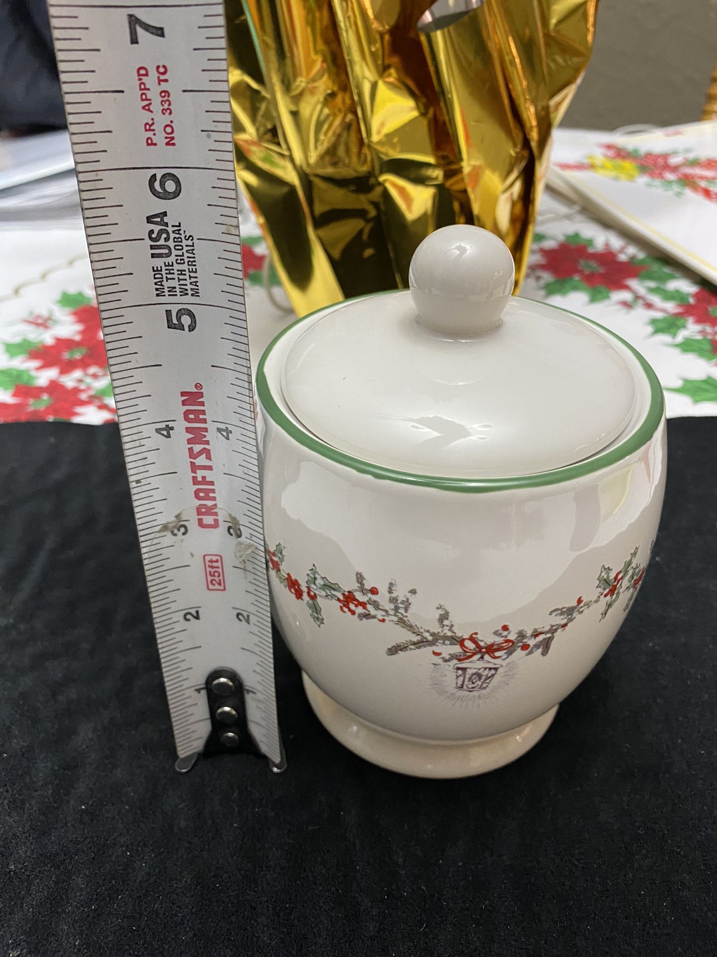 New Pfaltzgraff  Christmas Victorian Lane Sugar Bowl 