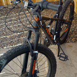 Working Huffy Extent Men's Mountain Bike 18 Speeds Size 24" Wide Tiers Needs To Adjust The Back Breaks And Gears $120