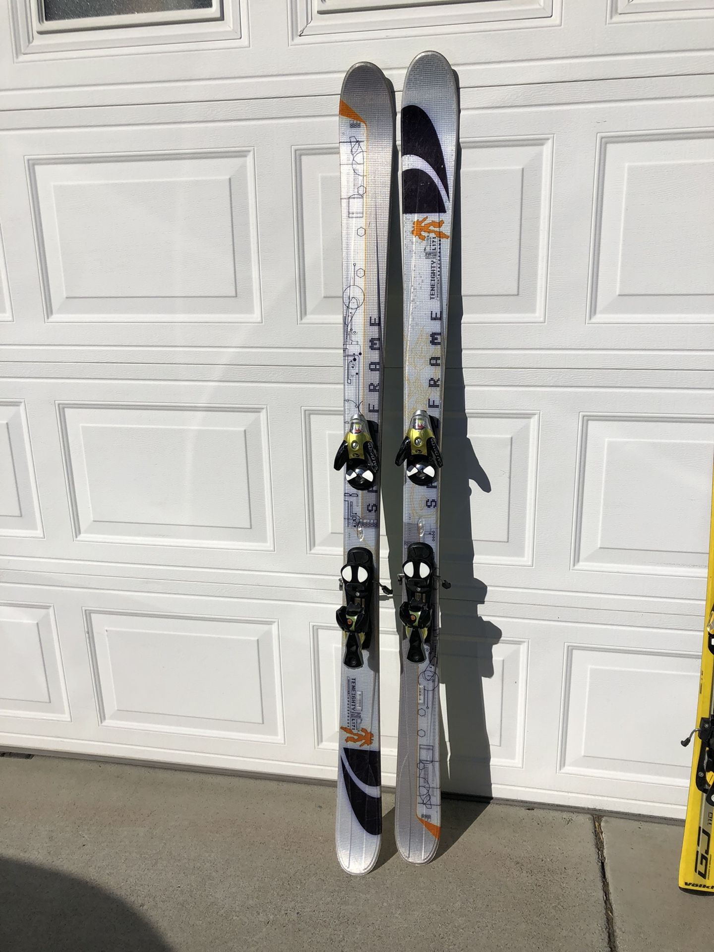 Salomon Skis Teneighty 171 Twin Tip Skis with Salomon bindings